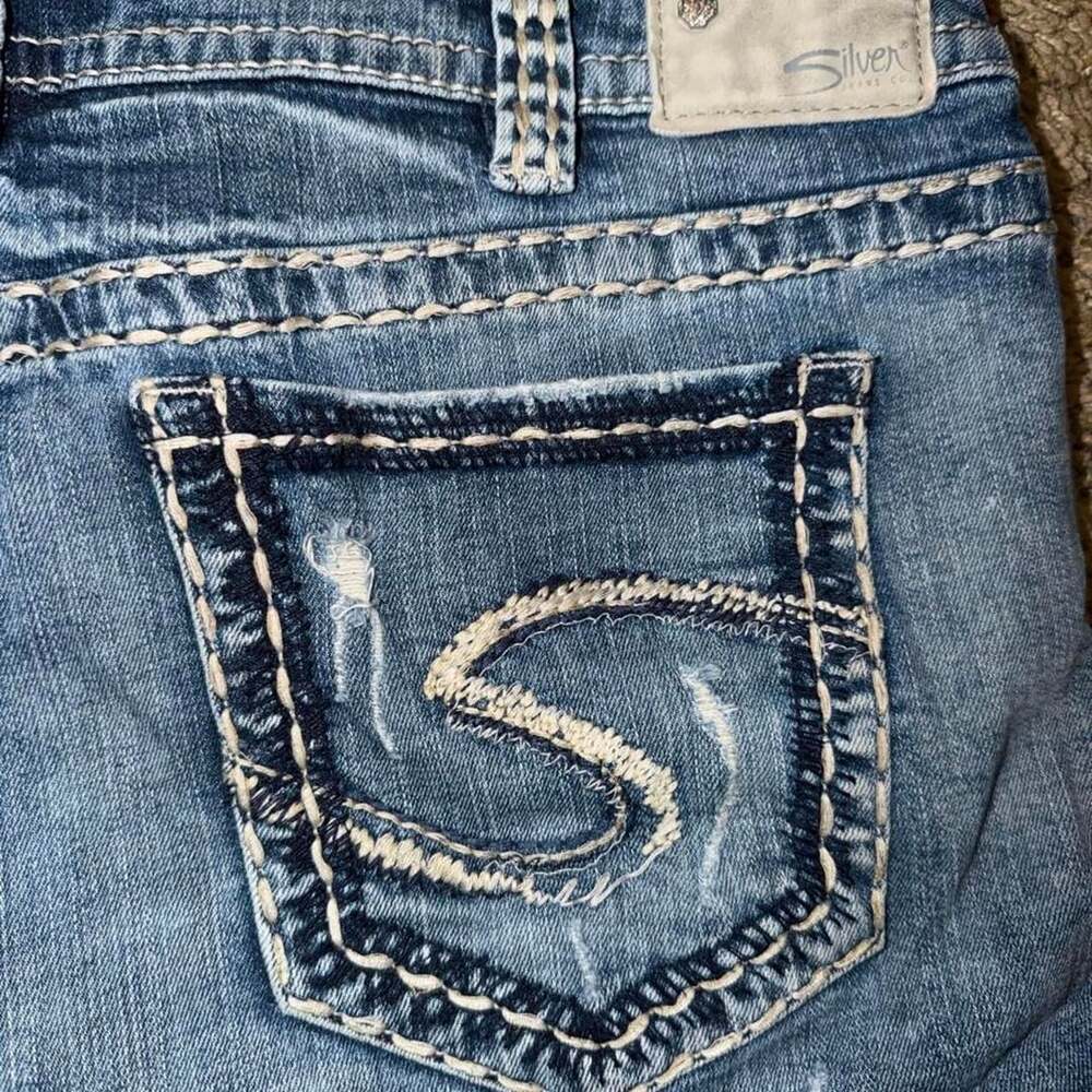 Silver Jeans Co. Aiko Denim Shorts Size W33/L3 Distressed Medium Wash